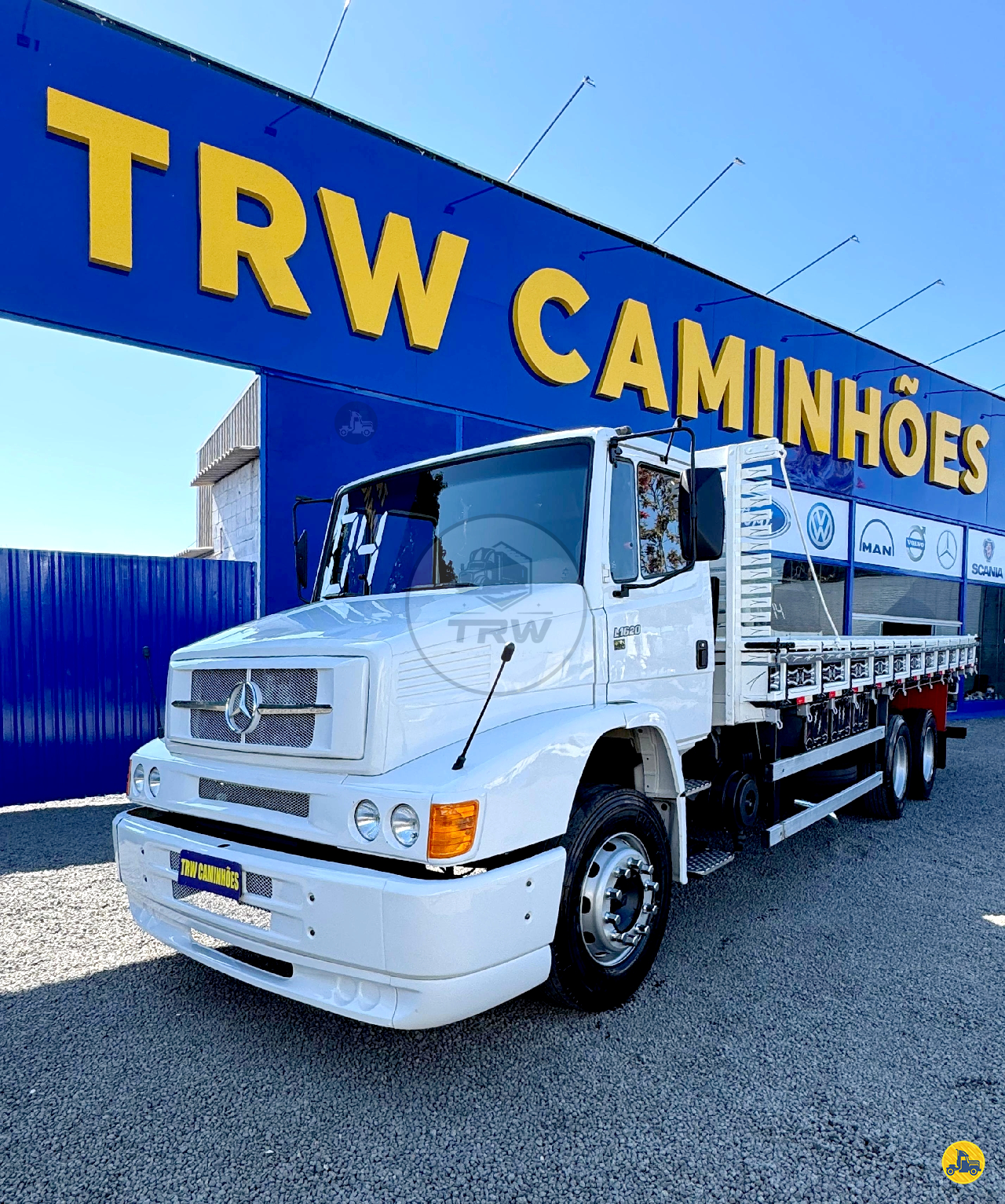 CAMINHAO MERCEDES-BENZ MB 1620 Grade Baixa Truck 6x2 TRW Caminhões  CAMPINAS SÃO PAULO SP